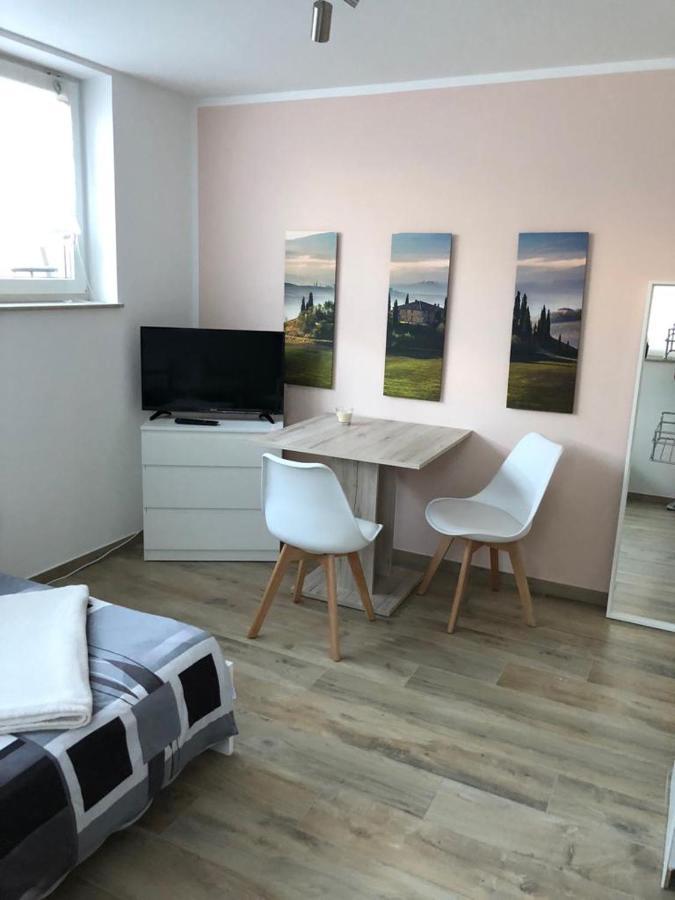 Ferienwohnungen Lamisto Am Waldesrand Neckartenzlingen Extérieur photo